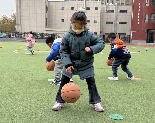 碰撞一场别开生面的体育跨学科融合展示课开元棋牌西安市浐灞十六小：体育与多学科(图4)